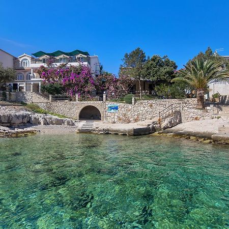Apartmani Nikola Zastražišće 외부 사진