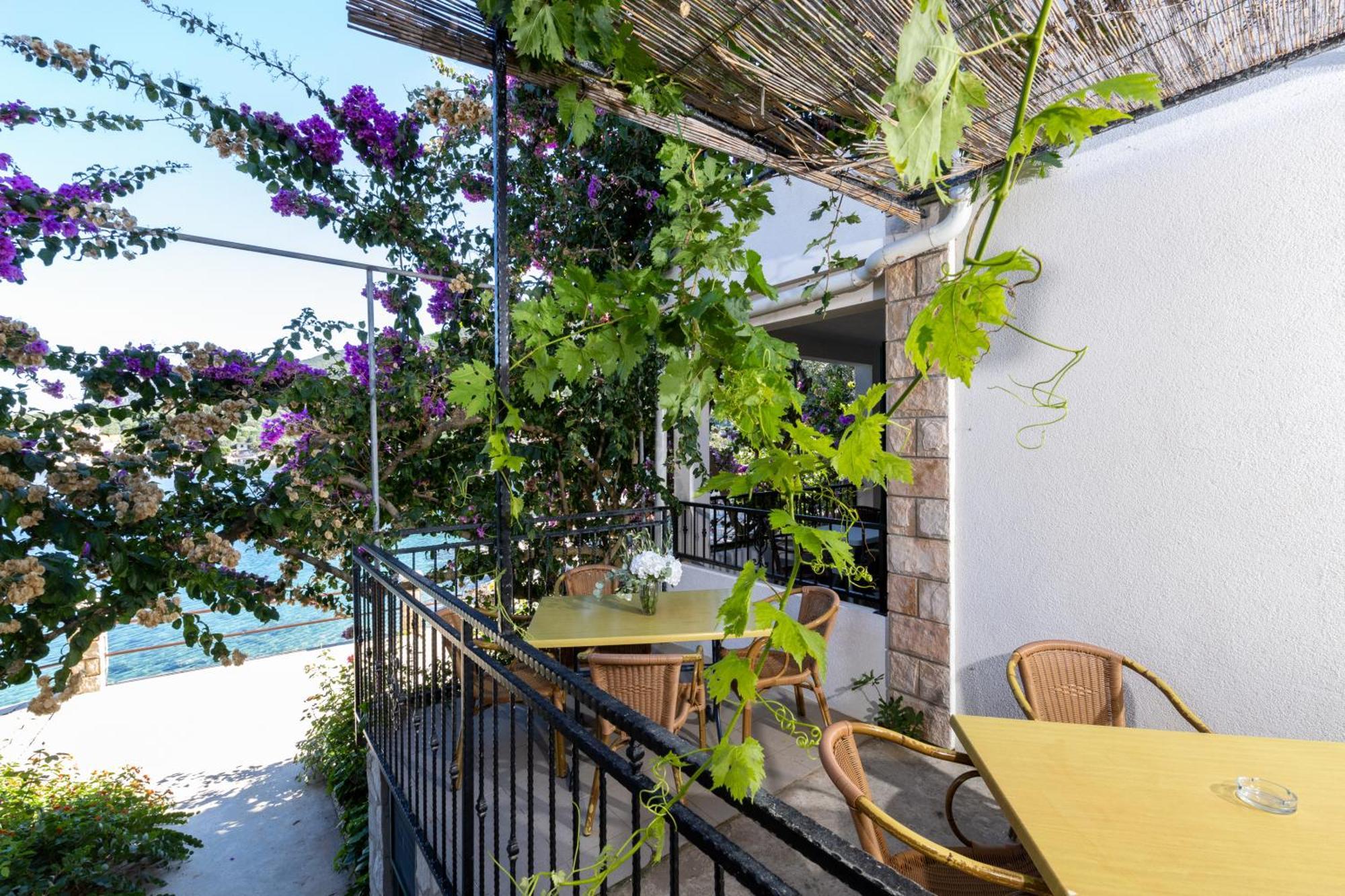 Apartmani Nikola Zastražišće 외부 사진