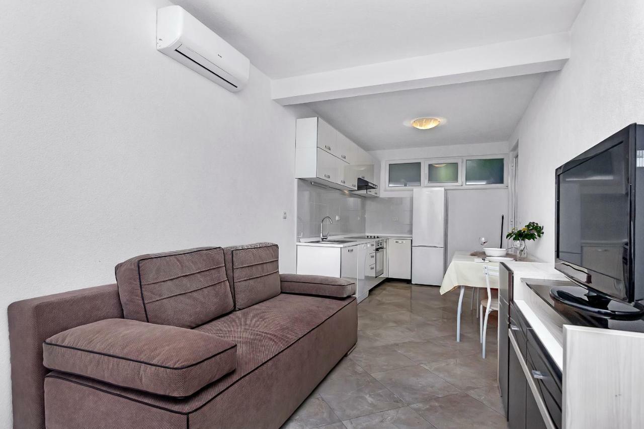 Apartmani Nikola Zastražišće 외부 사진